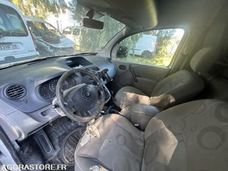Mali kombi RENAULT KANGOO - 2010 - 278573km - AR154YG: slika Mali kombi RENAULT KANGOO - 2010 - 278573km - AR154YG