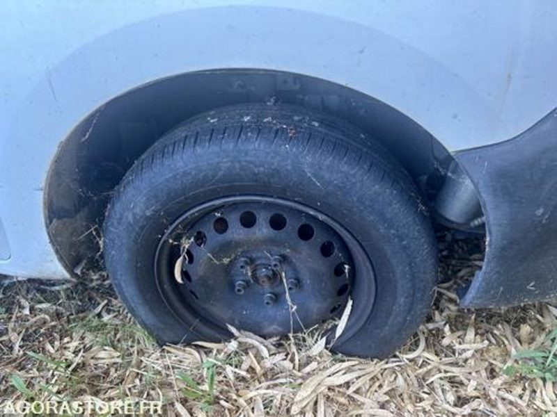 RENAULT KANGOO - 2010 - 278573km - AR154YG - Mali kombi: slika RENAULT KANGOO - 2010 - 278573km - AR154YG - Mali kombi RENAULT KANGOO - 2010 - 278573km - AR154YG - Mali kombi: slika RENAULT KANGOO - 2010 - 278573km - AR154YG - Mali kombi