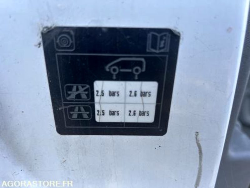 Mali kombi RENAULT KANGOO - 2010 - 278573km - AR154YG: slika Mali kombi RENAULT KANGOO - 2010 - 278573km - AR154YG