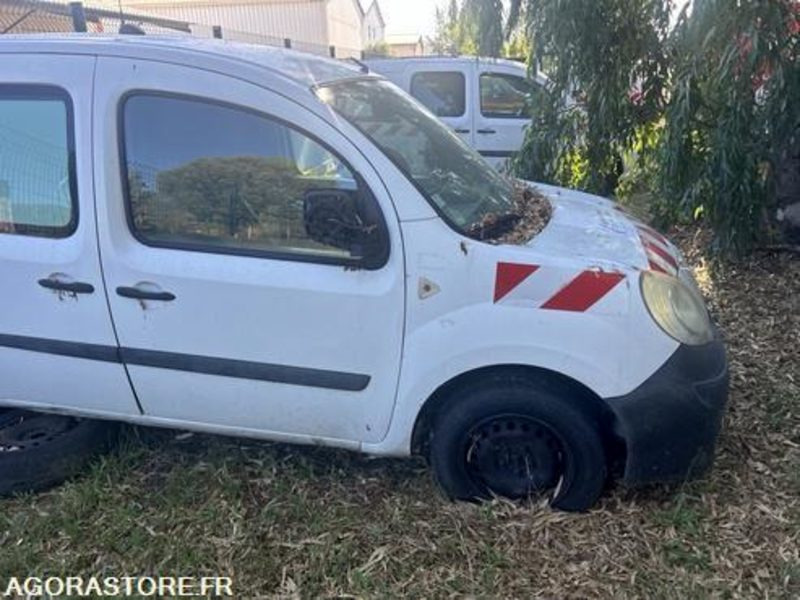 RENAULT KANGOO - 2010 - 278573km - AR154YG - Mali kombi: slika RENAULT KANGOO - 2010 - 278573km - AR154YG - Mali kombi RENAULT KANGOO - 2010 - 278573km - AR154YG - Mali kombi: slika RENAULT KANGOO - 2010 - 278573km - AR154YG - Mali kombi