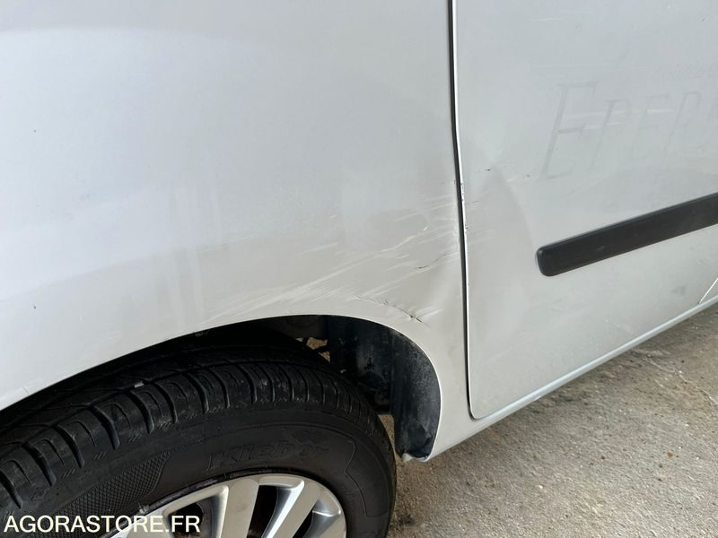 Dostavno vozilo hladnjača RENAULT - KANGOO - FRIGO- 2011 - 99 968 KM: slika Dostavno vozilo hladnjača RENAULT - KANGOO - FRIGO- 2011 - 99 968 KM