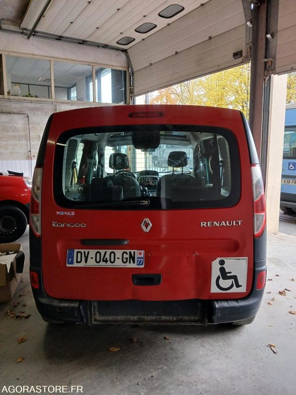 RENAULT KANGOO TPMR N°150546 - Školski autobus: slika RENAULT KANGOO TPMR N°150546 - Školski autobus RENAULT KANGOO TPMR N°150546 - Školski autobus: slika RENAULT KANGOO TPMR N°150546 - Školski autobus