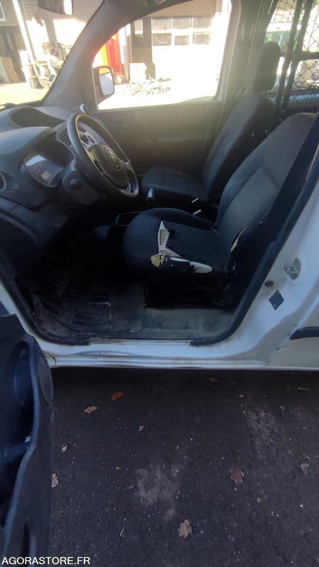 Mali kombi RENAULT Kangoo - 2012 - 231542km: slika Mali kombi RENAULT Kangoo - 2012 - 231542km Mali kombi RENAULT Kangoo - 2012 - 231542km: slika Mali kombi RENAULT Kangoo - 2012 - 231542km