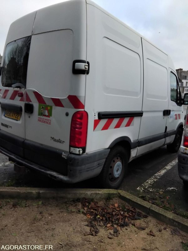 RENAULT MASTER diesel L2H2 II PHASE I -2.5 DCi - Furgon: slika RENAULT MASTER diesel L2H2 II PHASE I -2.5 DCi - Furgon RENAULT MASTER diesel L2H2 II PHASE I -2.5 DCi - Furgon: slika RENAULT MASTER diesel L2H2 II PHASE I -2.5 DCi - Furgon