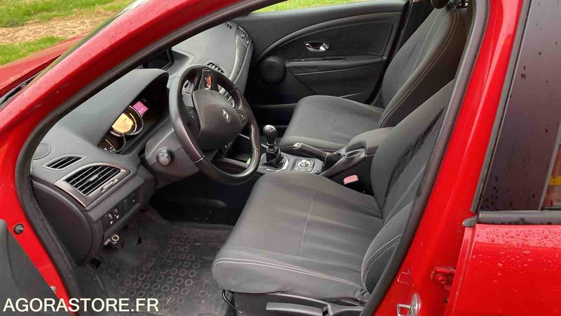 RENAULT MEGANE 309707kms - 2013 - Automobil: slika RENAULT MEGANE 309707kms - 2013 - Automobil RENAULT MEGANE 309707kms - 2013 - Automobil: slika RENAULT MEGANE 309707kms - 2013 - Automobil
