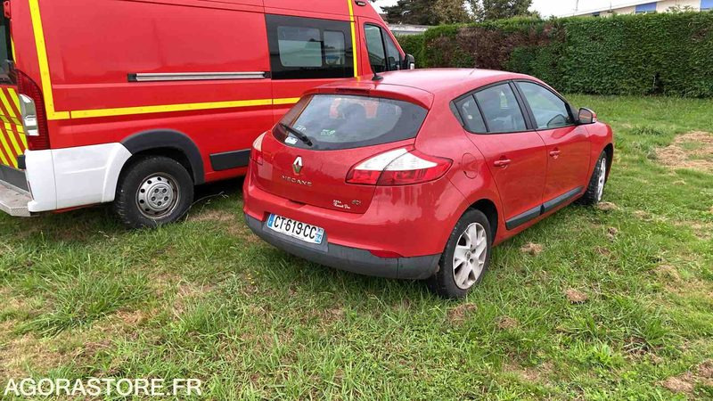 RENAULT MEGANE 309707kms - 2013 - Automobil: slika RENAULT MEGANE 309707kms - 2013 - Automobil RENAULT MEGANE 309707kms - 2013 - Automobil: slika RENAULT MEGANE 309707kms - 2013 - Automobil