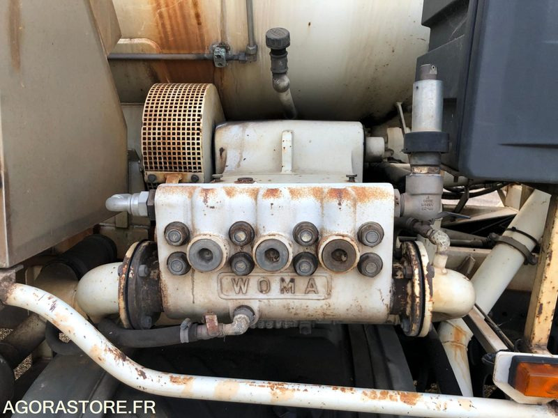 Vakum kamion RENAULT PREMIUM HYDROCUREUSE 245082kms 2001: slika Vakum kamion RENAULT PREMIUM HYDROCUREUSE 245082kms 2001