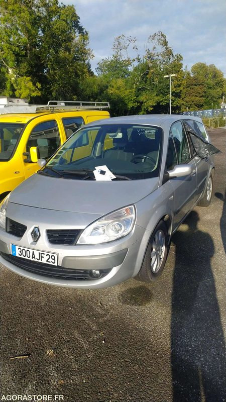 RENAULT SCENIC - 2007 - Automobil: slika RENAULT SCENIC - 2007 - Automobil RENAULT SCENIC - 2007 - Automobil: slika RENAULT SCENIC - 2007 - Automobil