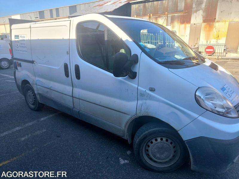 RENAULT TRAFIC 2008 133879kms - Furgon: slika RENAULT TRAFIC 2008 133879kms - Furgon RENAULT TRAFIC 2008 133879kms - Furgon: slika RENAULT TRAFIC 2008 133879kms - Furgon