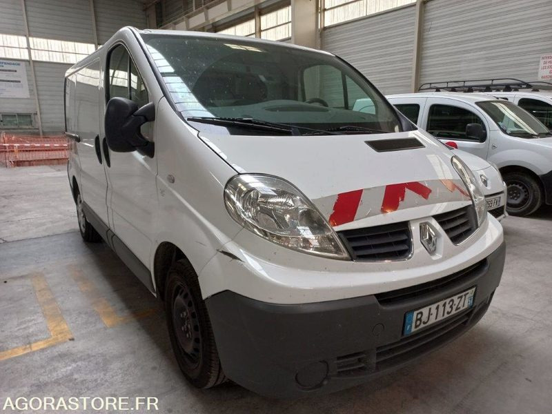 RENAULT TRAFIC BJ-113-ZT - Furgon: slika RENAULT TRAFIC BJ-113-ZT - Furgon RENAULT TRAFIC BJ-113-ZT - Furgon: slika RENAULT TRAFIC BJ-113-ZT - Furgon