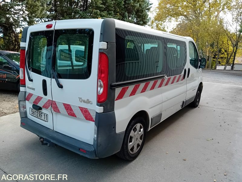 RENAULT TRAFIC DCI 115 L2H2 VP 9 places - Minibus, Putnički kombi: slika  RENAULT TRAFIC DCI 115 L2H2 VP 9 places - Minibus, Putnički kombi RENAULT TRAFIC DCI 115 L2H2 VP 9 places - Minibus, Putnički kombi: slika  RENAULT TRAFIC DCI 115 L2H2 VP 9 places - Minibus, Putnički kombi