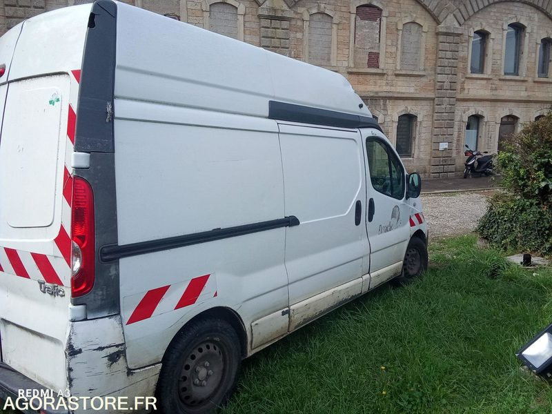 RENAULT TRAFIC - Furgon: slika RENAULT TRAFIC - Furgon RENAULT TRAFIC - Furgon: slika RENAULT TRAFIC - Furgon