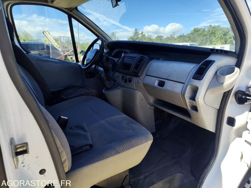 RENAULT TRAFIC L1H1 1.9 DCI 82CV - 2003 - 243500KMS - Furgon: slika RENAULT TRAFIC L1H1 1.9 DCI 82CV - 2003 - 243500KMS - Furgon RENAULT TRAFIC L1H1 1.9 DCI 82CV - 2003 - 243500KMS - Furgon: slika RENAULT TRAFIC L1H1 1.9 DCI 82CV - 2003 - 243500KMS - Furgon
