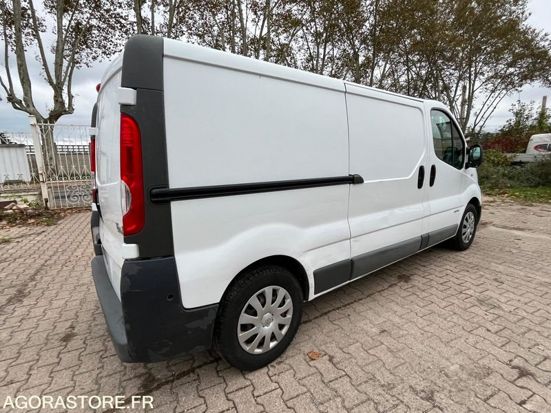 RENAULT TRAFIC L2H1 - 2013 / 202 310 KM - Furgon: slika RENAULT TRAFIC L2H1 - 2013 / 202 310 KM - Furgon RENAULT TRAFIC L2H1 - 2013 / 202 310 KM - Furgon: slika RENAULT TRAFIC L2H1 - 2013 / 202 310 KM - Furgon