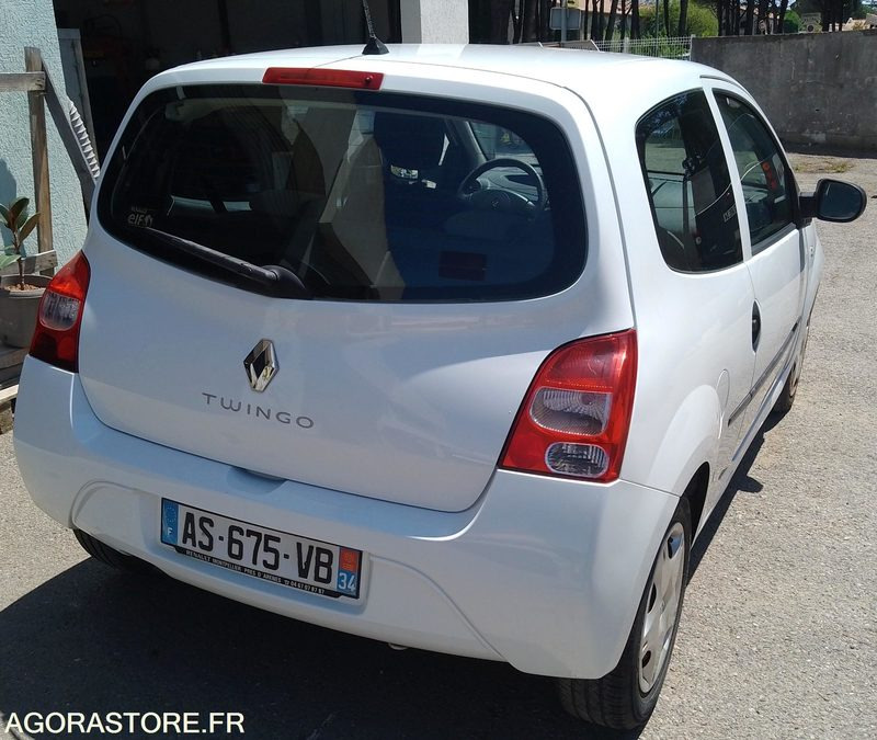 RENAULT TWINGO 2 72848 kms 2010 - Automobil: slika RENAULT TWINGO 2 72848 kms 2010 - Automobil RENAULT TWINGO 2 72848 kms 2010 - Automobil: slika RENAULT TWINGO 2 72848 kms 2010 - Automobil