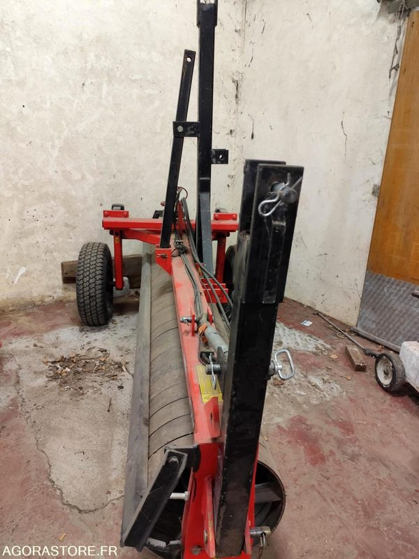 ROULEAU QUIVOGNE RSR 300 TRES PEU SERVI ANNEE 2003 - Oprema za vrt: slika  ROULEAU QUIVOGNE RSR 300 TRES PEU SERVI ANNEE 2003 - Oprema za vrt ROULEAU QUIVOGNE RSR 300 TRES PEU SERVI ANNEE 2003 - Oprema za vrt: slika  ROULEAU QUIVOGNE RSR 300 TRES PEU SERVI ANNEE 2003 - Oprema za vrt