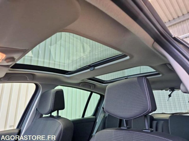 Renault Clio III Phase 2 – TomTom Edition 1.2 75 – 2011 – Seulement 33 200 km – - Automobil: slika Renault Clio III Phase 2 – TomTom Edition 1.2 75 – 2011 – Seulement 33 200 km – - Automobil Renault Clio III Phase 2 – TomTom Edition 1.2 75 – 2011 – Seulement 33 200 km – - Automobil: slika Renault Clio III Phase 2 – TomTom Edition 1.2 75 – 2011 – Seulement 33 200 km – - Automobil