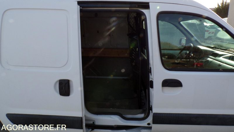 Mali kombi Renault Kangoo AL-103-YV (ASST): slika Mali kombi Renault Kangoo AL-103-YV (ASST)