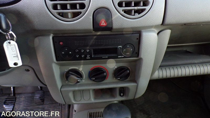 Mali kombi Renault Kangoo AL-103-YV (ASST): slika Mali kombi Renault Kangoo AL-103-YV (ASST)