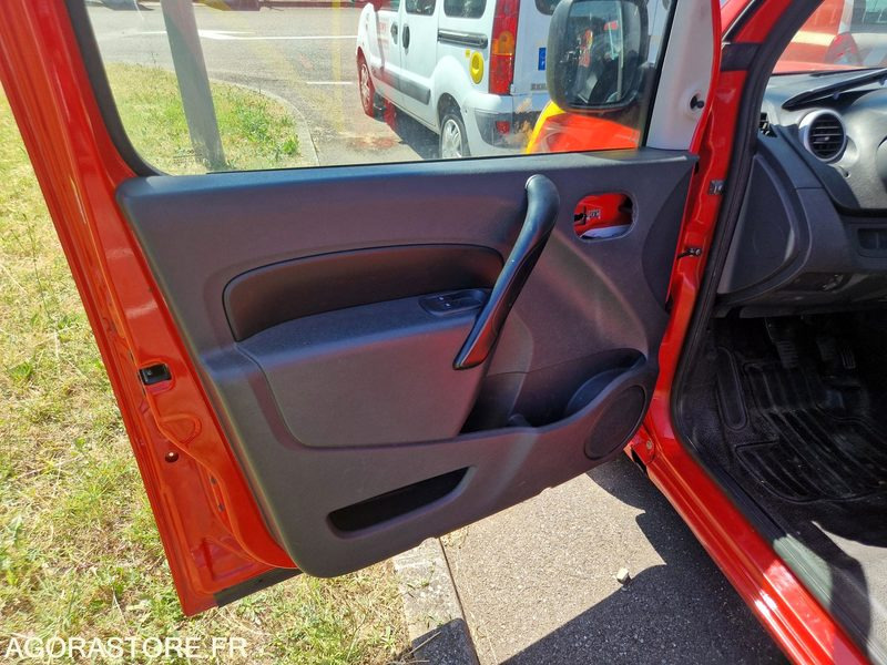 Renault Kangoo - CG679VM - Automobil: slika Renault Kangoo - CG679VM - Automobil Renault Kangoo - CG679VM - Automobil: slika Renault Kangoo - CG679VM - Automobil