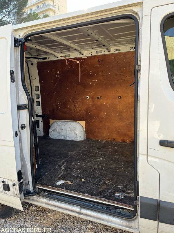 Zakup  Renault Master Hayon Renault Master Hayon: slika Zakup  Renault Master Hayon Renault Master Hayon