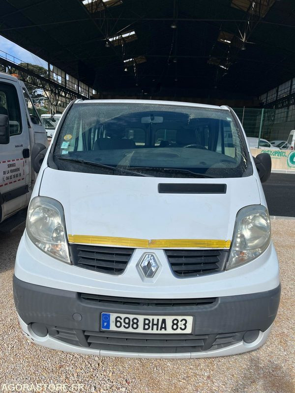 Renault Trafic - 2006 - 130000 - Minibus, Putnički kombi: slika Renault Trafic - 2006 - 130000 - Minibus, Putnički kombi Renault Trafic - 2006 - 130000 - Minibus, Putnički kombi: slika Renault Trafic - 2006 - 130000 - Minibus, Putnički kombi