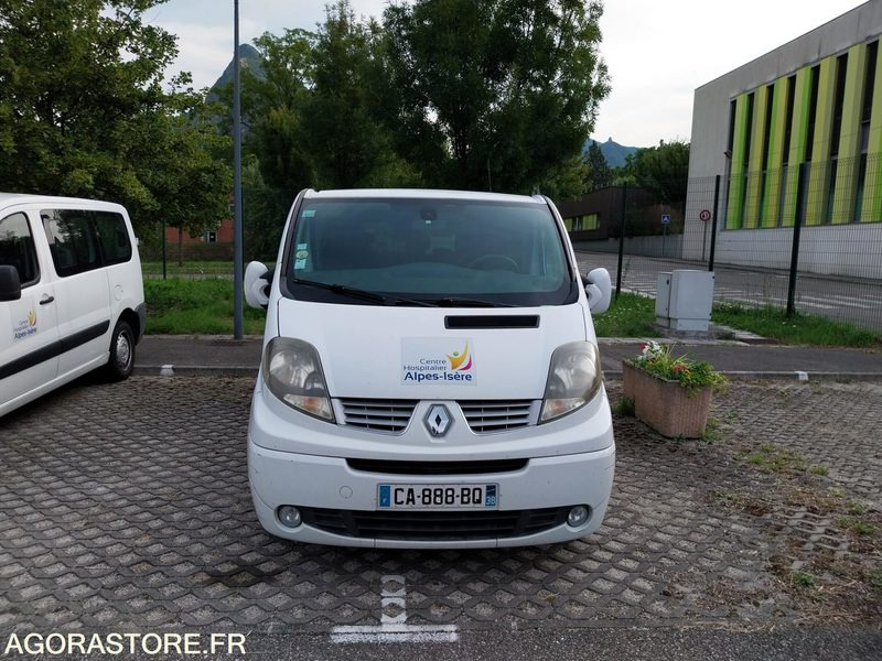 Renault Trafic - 2012 - 101452 kms - Minibus, Putnički kombi: slika Renault Trafic - 2012 - 101452 kms - Minibus, Putnički kombi Renault Trafic - 2012 - 101452 kms - Minibus, Putnički kombi: slika Renault Trafic - 2012 - 101452 kms - Minibus, Putnički kombi