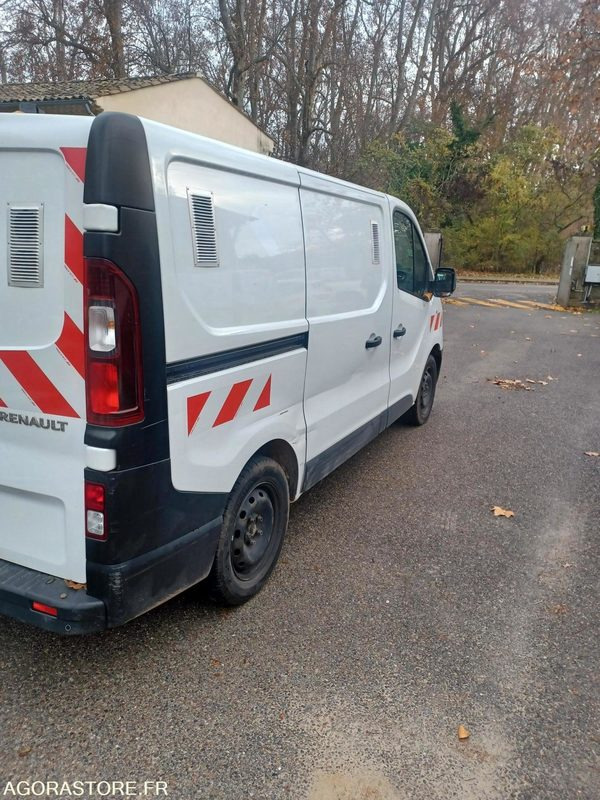 Renault Trafic - 2018 - 195000kms - FC-435-CQ - Furgon: slika Renault Trafic - 2018 - 195000kms - FC-435-CQ - Furgon Renault Trafic - 2018 - 195000kms - FC-435-CQ - Furgon: slika Renault Trafic - 2018 - 195000kms - FC-435-CQ - Furgon