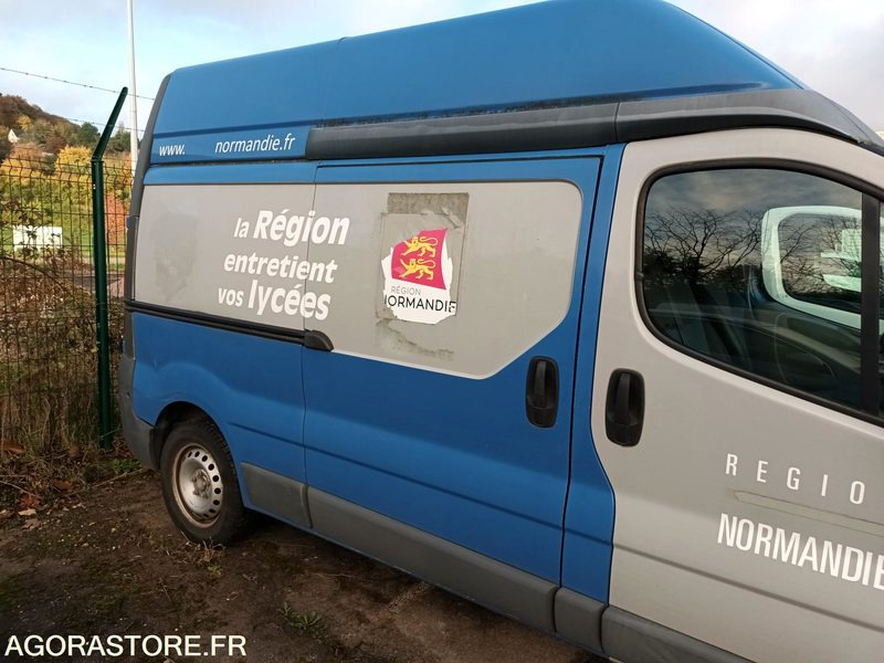 Renault Trafic – Diesel – 2010-101 000 km - Furgon: slika Renault Trafic – Diesel – 2010-101 000 km - Furgon Renault Trafic – Diesel – 2010-101 000 km - Furgon: slika Renault Trafic – Diesel – 2010-101 000 km - Furgon