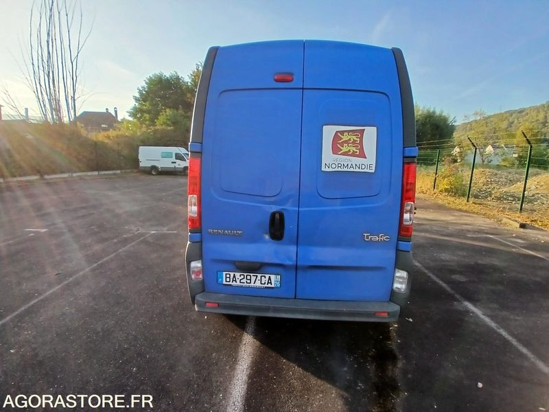 Renault Trafic – Diesel – 2010- 76 566 km - Furgon: slika Renault Trafic – Diesel – 2010- 76 566 km - Furgon Renault Trafic – Diesel – 2010- 76 566 km - Furgon: slika Renault Trafic – Diesel – 2010- 76 566 km - Furgon