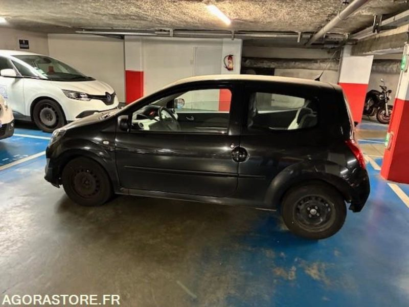 Renault Twingo essence année 2010 avec 122700 km - Automobil: slika Renault Twingo essence année 2010 avec 122700 km - Automobil Renault Twingo essence année 2010 avec 122700 km - Automobil: slika Renault Twingo essence année 2010 avec 122700 km - Automobil