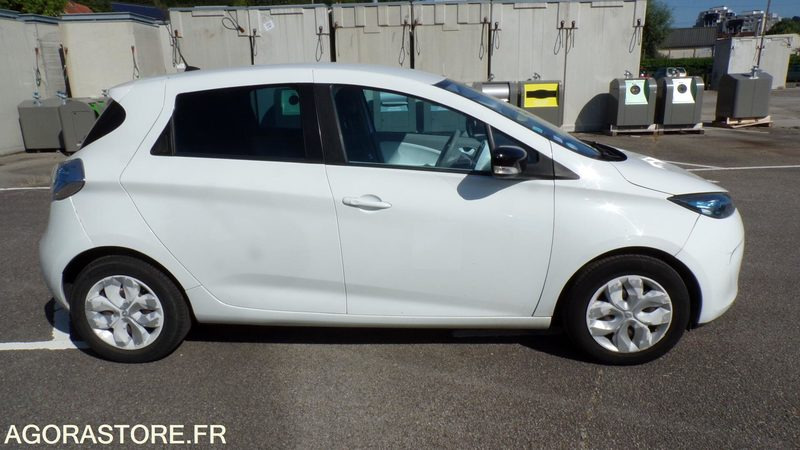 Renault Zoe CW-802-KC (BP) - Automobil: slika Renault Zoe CW-802-KC (BP) - Automobil Renault Zoe CW-802-KC (BP) - Automobil: slika Renault Zoe CW-802-KC (BP) - Automobil