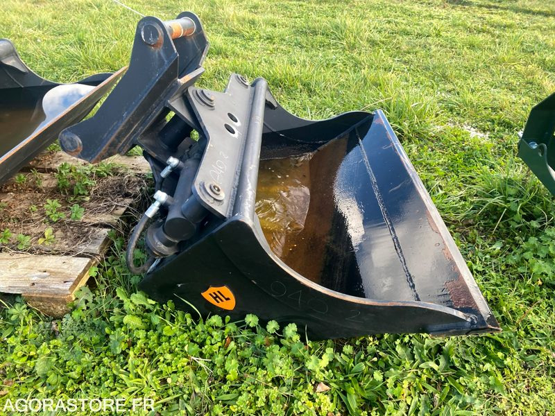 Godet curage orientable pour pelle 4T à 6T NEUF - Rezervni dijelovi za Građevinski strojevi: slika Godet curage orientable pour pelle 4T à 6T NEUF - Rezervni dijelovi za Građevinski strojevi Godet curage orientable pour pelle 4T à 6T NEUF - Rezervni dijelovi za Građevinski strojevi: slika Godet curage orientable pour pelle 4T à 6T NEUF - Rezervni dijelovi za Građevinski strojevi