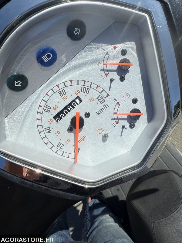 SCOOTER 125cc tnt motor - Motocikl: slika SCOOTER 125cc tnt motor - Motocikl SCOOTER 125cc tnt motor - Motocikl: slika SCOOTER 125cc tnt motor - Motocikl