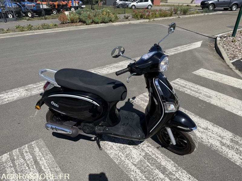 SCOOTER 125cc tnt motor - Motocikl: slika SCOOTER 125cc tnt motor - Motocikl SCOOTER 125cc tnt motor - Motocikl: slika SCOOTER 125cc tnt motor - Motocikl