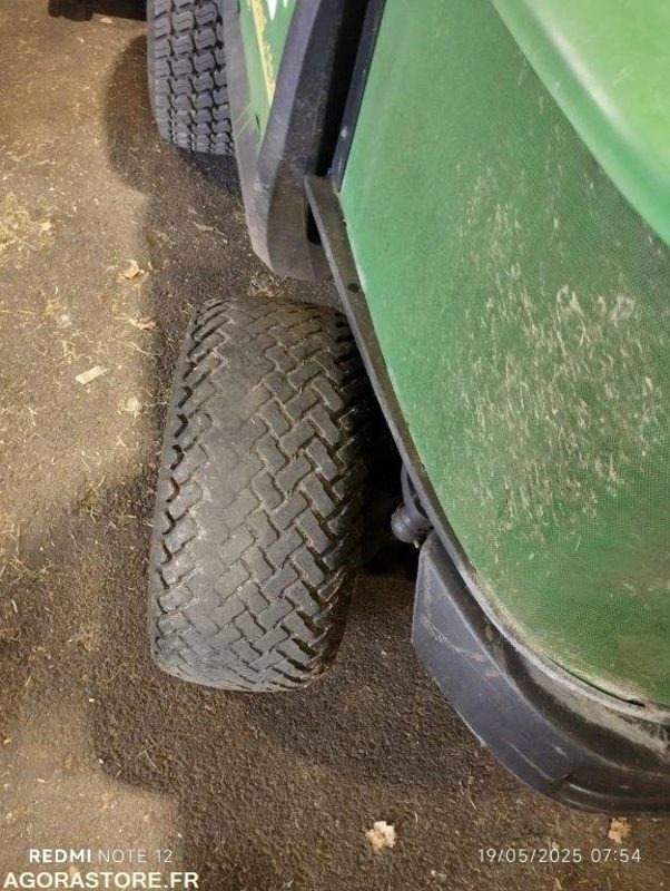 Vrtna kosilica TONDEUSE JOHN DEERE 1565: slika Vrtna kosilica TONDEUSE JOHN DEERE 1565