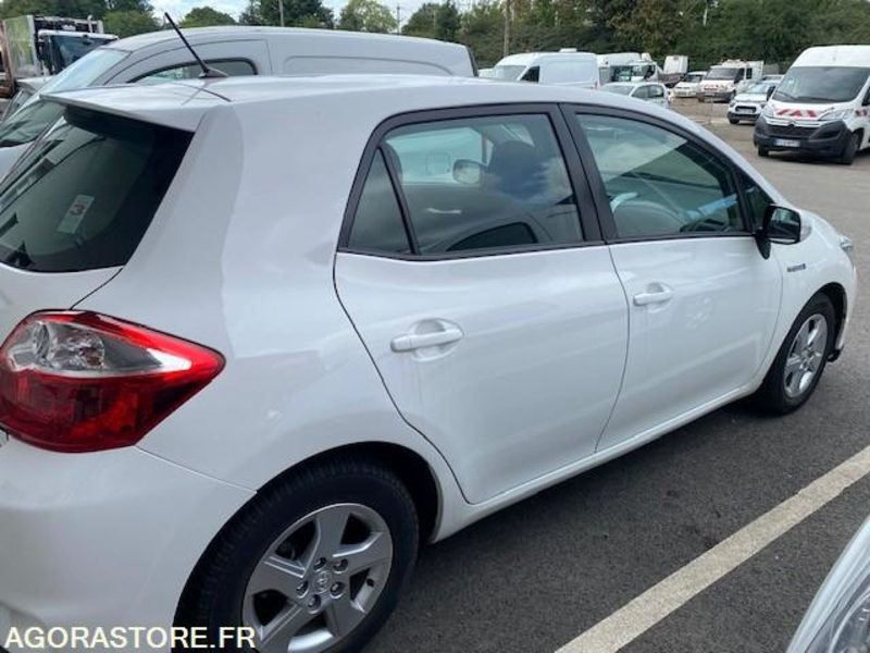 TOYOTA AURIS HYBRIDE ESSENCE (PAR1405) - Automobil: slika TOYOTA AURIS HYBRIDE ESSENCE (PAR1405) - Automobil TOYOTA AURIS HYBRIDE ESSENCE (PAR1405) - Automobil: slika TOYOTA AURIS HYBRIDE ESSENCE (PAR1405) - Automobil