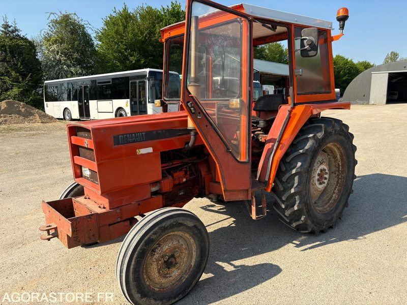 TRACTEUR AGRICOLE RENAULT 421 - Traktor: slika TRACTEUR AGRICOLE RENAULT 421 - Traktor TRACTEUR AGRICOLE RENAULT 421 - Traktor: slika TRACTEUR AGRICOLE RENAULT 421 - Traktor