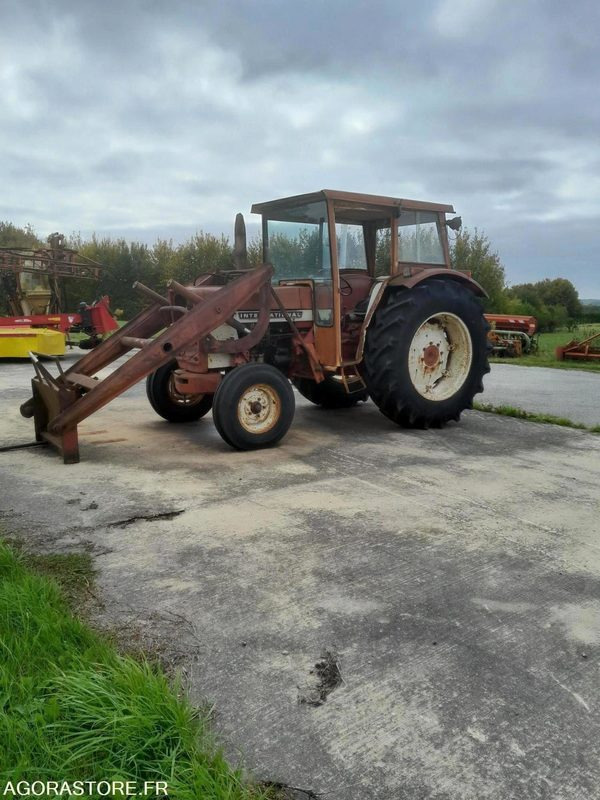 TRACTEUR - MC CORMICK - IH 654 - 1972 - Traktor: slika TRACTEUR - MC CORMICK - IH 654 - 1972 - Traktor TRACTEUR - MC CORMICK - IH 654 - 1972 - Traktor: slika TRACTEUR - MC CORMICK - IH 654 - 1972 - Traktor