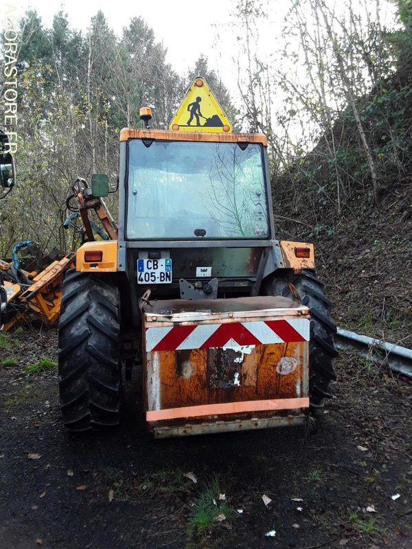 TRACTEUR RENAULT 750 MI CHARGEUR E3285 - Traktor: slika TRACTEUR RENAULT 750 MI CHARGEUR E3285 - Traktor TRACTEUR RENAULT 750 MI CHARGEUR E3285 - Traktor: slika TRACTEUR RENAULT 750 MI CHARGEUR E3285 - Traktor