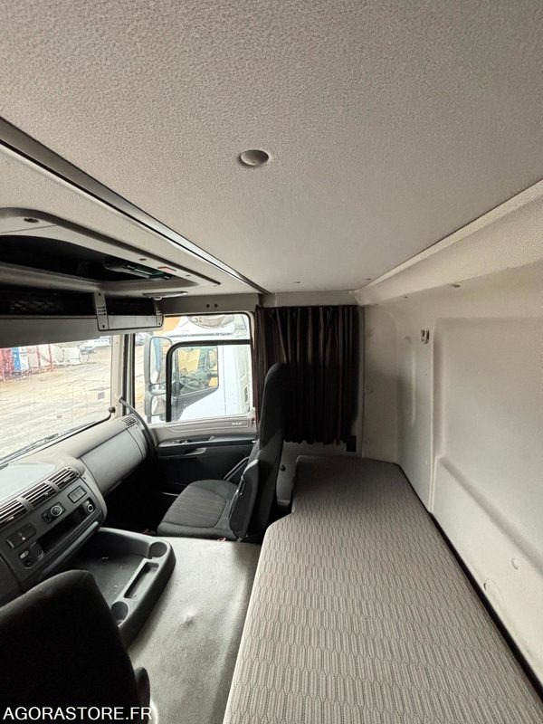 TRACTEUR DAF CF480 - 2018 - 438695 kms (41406) - Tegljač: slika TRACTEUR DAF CF480 - 2018 - 438695 kms (41406) - Tegljač TRACTEUR DAF CF480 - 2018 - 438695 kms (41406) - Tegljač: slika TRACTEUR DAF CF480 - 2018 - 438695 kms (41406) - Tegljač