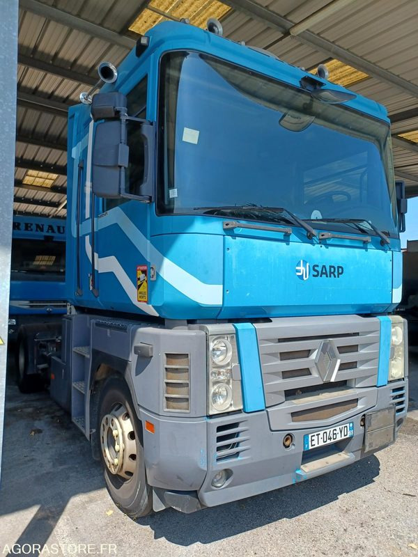 TRACTEUR MAGNUM 2004 / POMPE A VIDE HUWER ET046YD (vente uniquement export) - Tegljač: slika TRACTEUR MAGNUM 2004 / POMPE A VIDE HUWER ET046YD (vente uniquement export) - Tegljač TRACTEUR MAGNUM 2004 / POMPE A VIDE HUWER ET046YD (vente uniquement export) - Tegljač: slika TRACTEUR MAGNUM 2004 / POMPE A VIDE HUWER ET046YD (vente uniquement export) - Tegljač