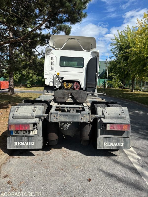 TRACTEUR RENAULT - 2002 - 462695 Kms - Tegljač: slika TRACTEUR RENAULT - 2002 - 462695 Kms - Tegljač TRACTEUR RENAULT - 2002 - 462695 Kms - Tegljač: slika TRACTEUR RENAULT - 2002 - 462695 Kms - Tegljač