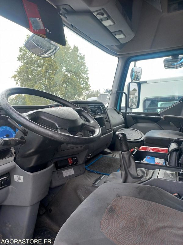 TRACTEUR RENAULT TRUCKS AVEC POMPE DK258VR (vente uniquement export) - Tegljač: slika TRACTEUR RENAULT TRUCKS AVEC POMPE DK258VR (vente uniquement export) - Tegljač TRACTEUR RENAULT TRUCKS AVEC POMPE DK258VR (vente uniquement export) - Tegljač: slika TRACTEUR RENAULT TRUCKS AVEC POMPE DK258VR (vente uniquement export) - Tegljač