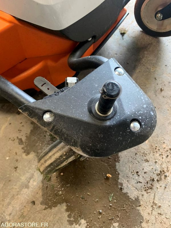 Tondeuse STIHL - Vrtna kosilica: slika Tondeuse STIHL - Vrtna kosilica Tondeuse STIHL - Vrtna kosilica: slika Tondeuse STIHL - Vrtna kosilica