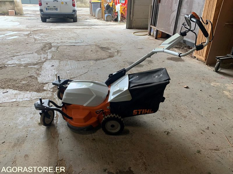 Tondeuse STIHL - Vrtna kosilica: slika Tondeuse STIHL - Vrtna kosilica Tondeuse STIHL - Vrtna kosilica: slika Tondeuse STIHL - Vrtna kosilica