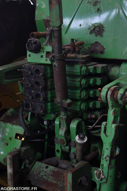 Tracteur Agricole/Forrestier John Deere 8200 - Traktor: slika Tracteur Agricole/Forrestier John Deere 8200 - Traktor Tracteur Agricole/Forrestier John Deere 8200 - Traktor: slika Tracteur Agricole/Forrestier John Deere 8200 - Traktor