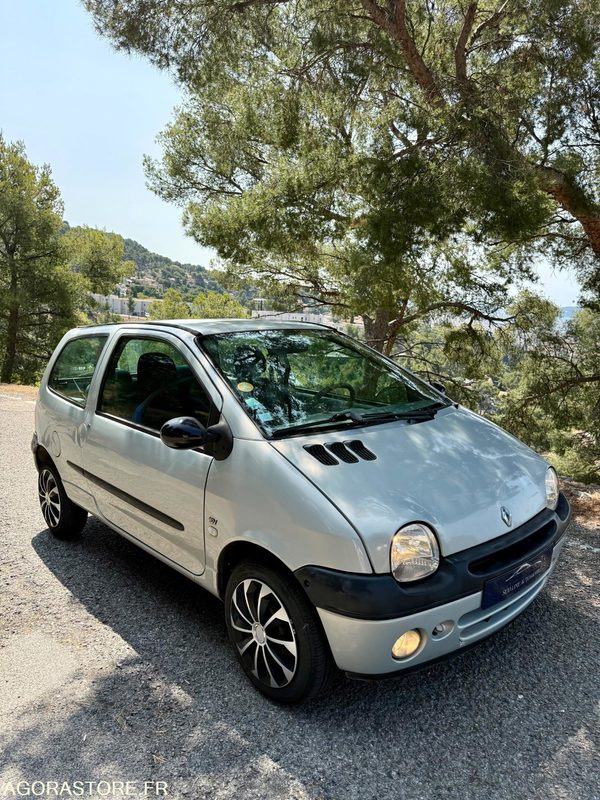 Twingo 1.2 16v kiss cool CLIM - Automobil: slika Twingo 1.2 16v kiss cool CLIM - Automobil Twingo 1.2 16v kiss cool CLIM - Automobil: slika Twingo 1.2 16v kiss cool CLIM - Automobil