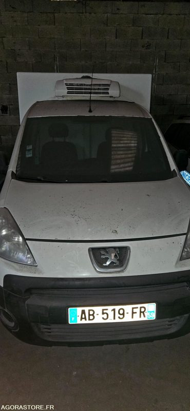 VEHICULE FRIGORIFIQUE PEUGEOT PARTNER AB519FR - Mali kombi: slika VEHICULE FRIGORIFIQUE PEUGEOT PARTNER AB519FR - Mali kombi VEHICULE FRIGORIFIQUE PEUGEOT PARTNER AB519FR - Mali kombi: slika VEHICULE FRIGORIFIQUE PEUGEOT PARTNER AB519FR - Mali kombi