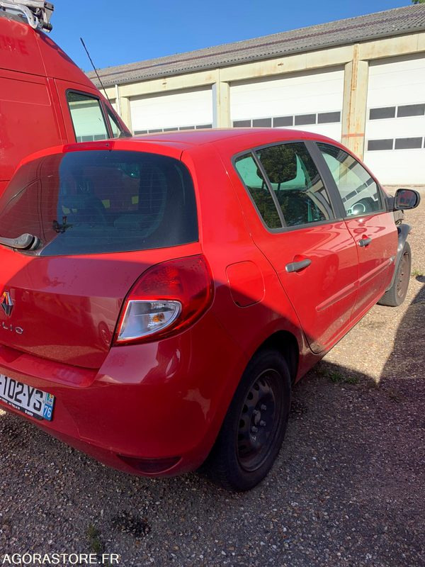 VL RENAULT CLIO3 AB102YS - Automobil: slika VL RENAULT CLIO3 AB102YS - Automobil VL RENAULT CLIO3 AB102YS - Automobil: slika VL RENAULT CLIO3 AB102YS - Automobil